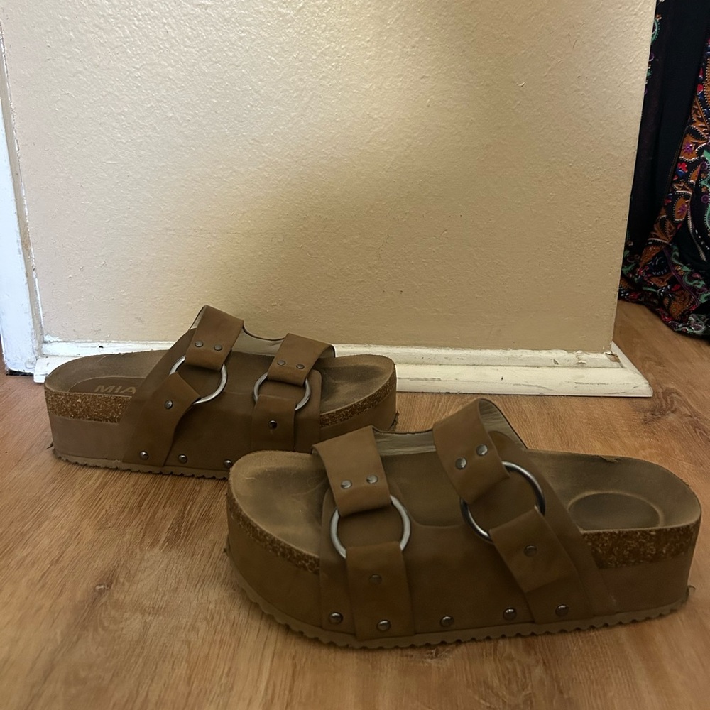 Platform Birkenstock type sandals